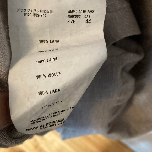 Miu Miu Light Gray 100% Wool Cardigan sz 44 - Picture 3 of 7